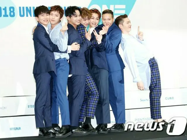 BTOB、記念写真の「匠」