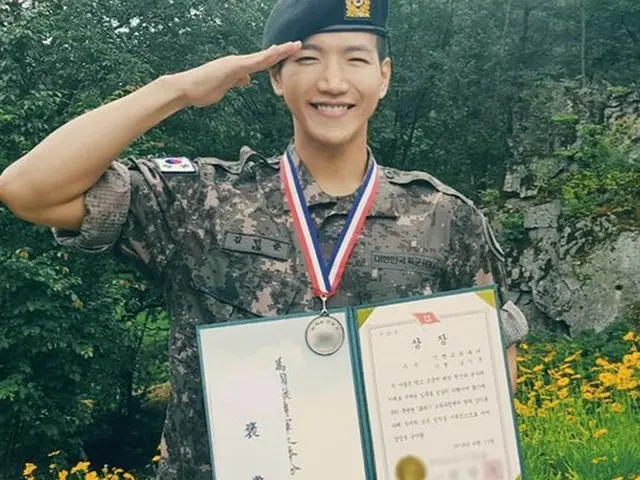 2PM JUN.K、新兵訓練を無事に修了