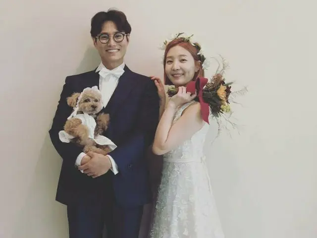女優シン・ダウン、結婚2周年の記念写真を公開