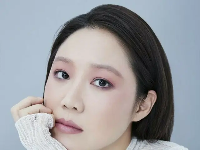 女優コン・ヒョジン、画報公開。