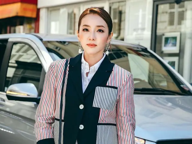 【g公式】2NE1_出身DARA、写真公開。