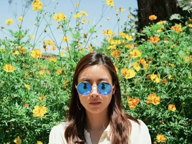 【g公式】女優カン・ソラ、 花畑での写真を公開。