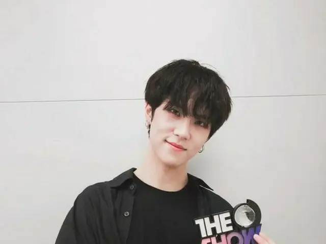 JBJ 出身のキム・ドンハン、音楽番組「THE SHOW」で1位獲得