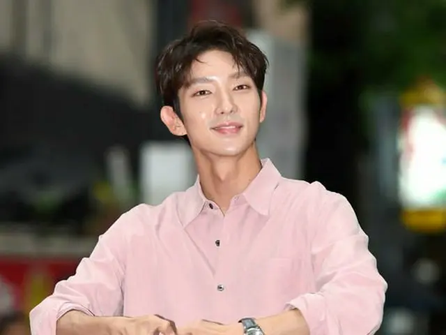 俳優イ・ジュンギ、ドラマ「無法弁護士」打ち上げに参加