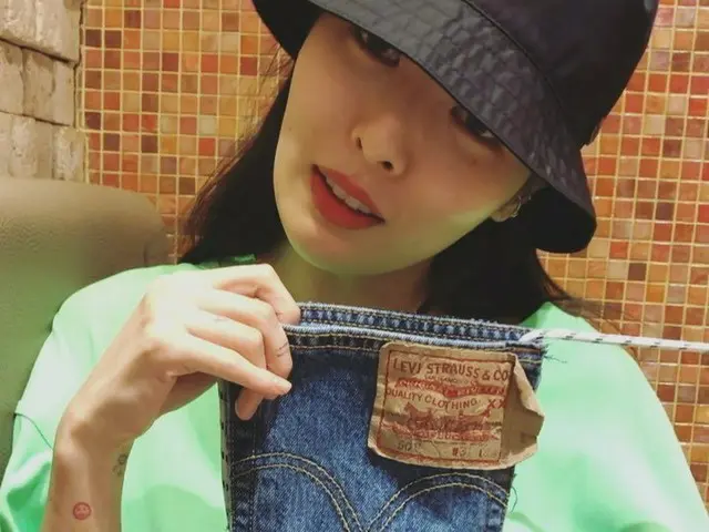 【g公式】4MINUTE_出身ヒョナ、ハンドメイドバッグを公開。