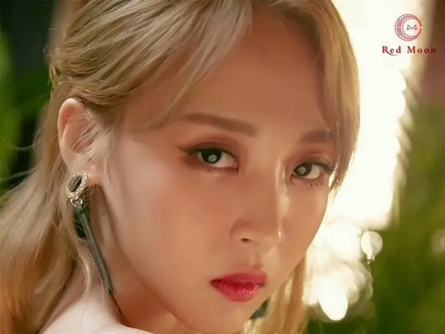 MAMAMOO ムンビョル、ミニアルバム「Red Moon」コンセプトフォトを公開
