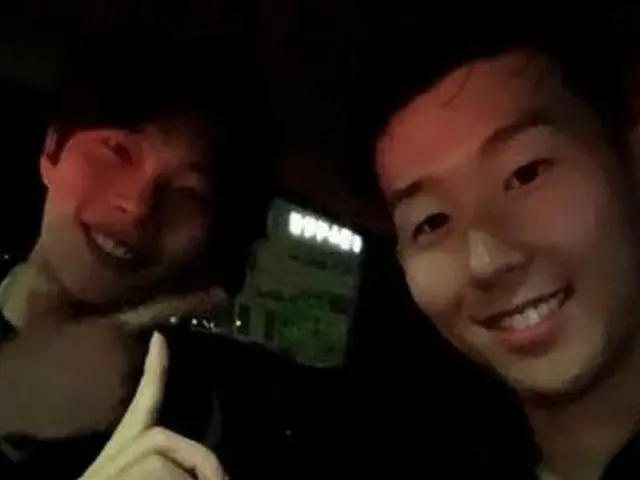俳優リュ・ジュンヨル、サッカー韓国代表ソン・フンミンとの写真を公開