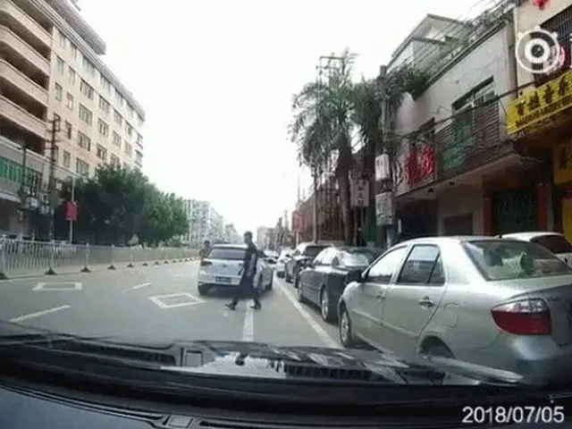中国の新型掃除車が韓国で話題