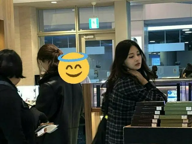 日本の空港で目撃されたTWICE ツウィ
