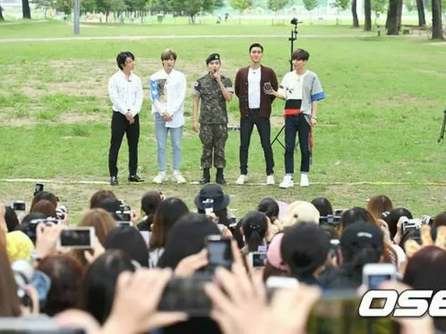 SUPER JUNIOR リョウク、除隊現場