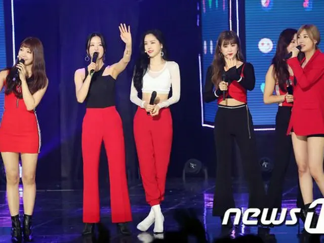 Apink、SBS MTV「The Show」で1位
