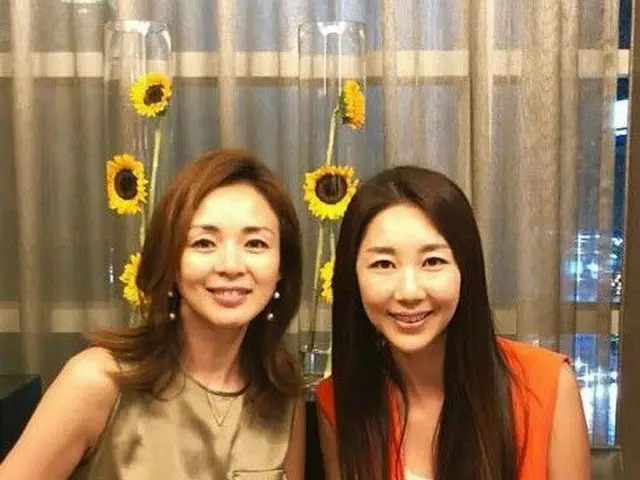 歌手ユン・ジョンシンの妻チョン・ミラ、“サランちゃん(チュ・サラン )ママ”SHIHOとの食事風景を公開。