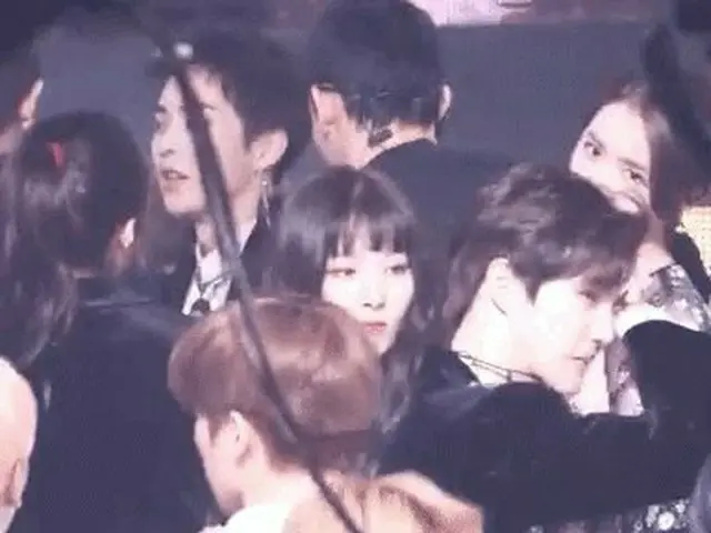 “後輩”のRed Velvet スルギに温かく接する少女時代ユナ