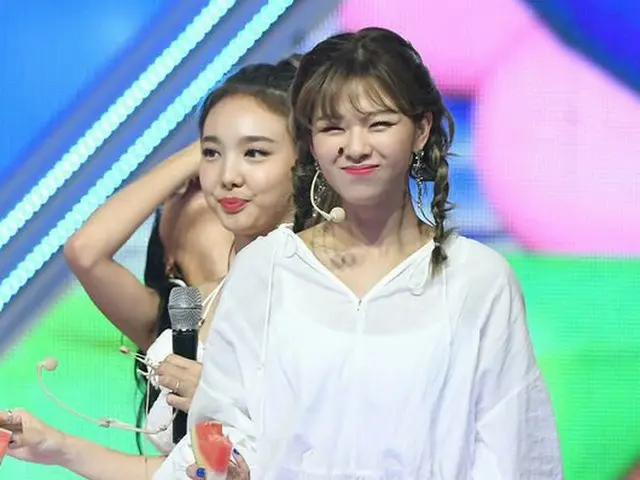 TWICE ジョンヨン、MBC every1「SHOW Champion」1位でスイカを食べながらアンコール