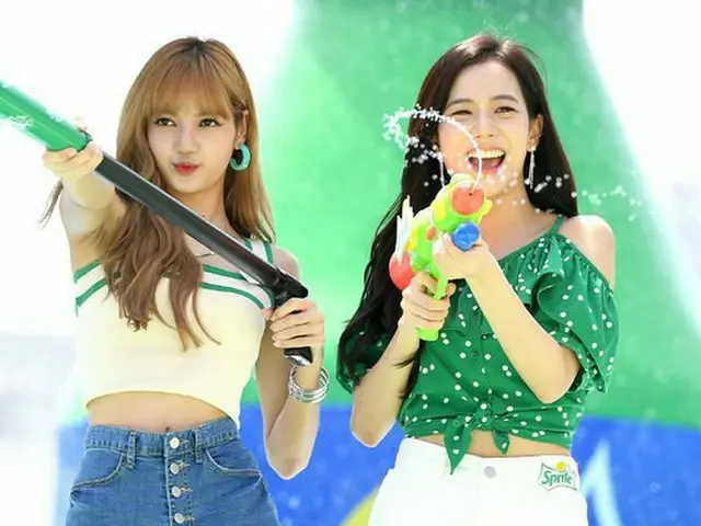 BLACKPINK LISA＆JISOO、「WATER BOMB at スプライトアイランド」オープンイベントに出席