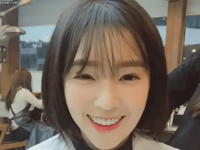 「女の変身はヘアスタイル」「2人の区別がつかない」動画が話題