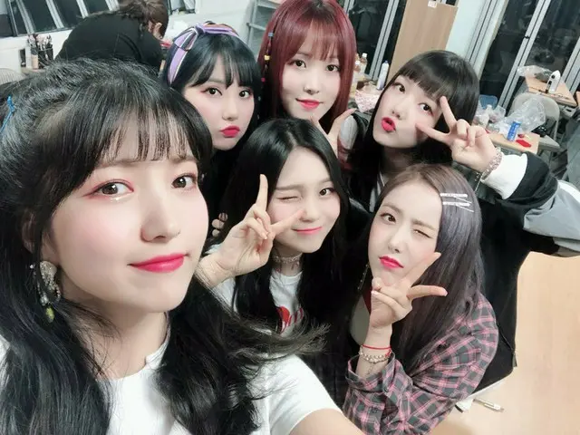 【t公式】GFRIEND、SBS MTV「The Show」応援に来てくれたファンに感謝。
