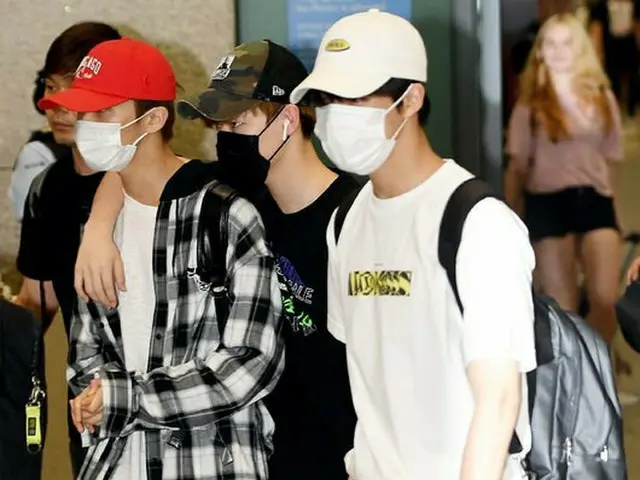 NCT、SMTOWN大阪公演を終え帰国