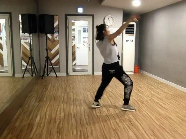 【g公式】2NE1 出身MINZY、SNS更新。