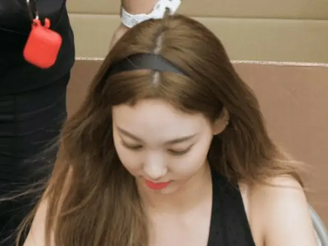 TWICE ナヨン、縫いぐるみの新しい使い方