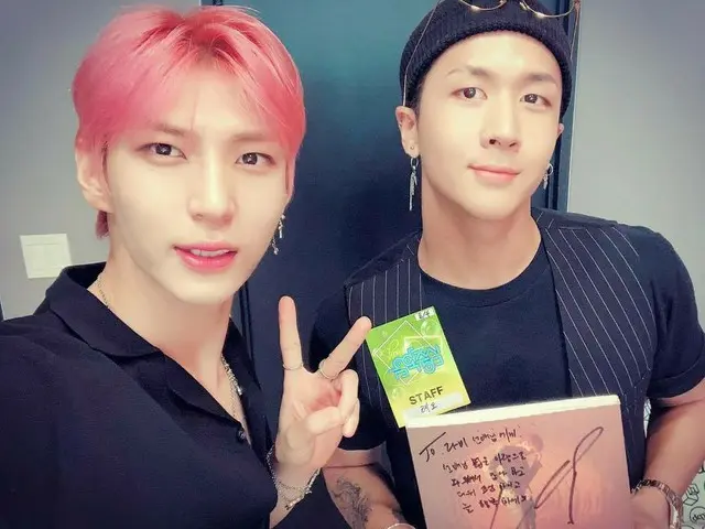 【G公式】VIXX Ravi、本日はLeoのスタッフとして音楽放送に参加。