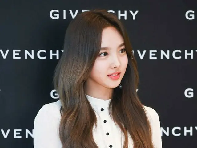 TWICE ナヨン、コスメブランド「GIVENCHY」韓国2号店オープン記念イベントに出席