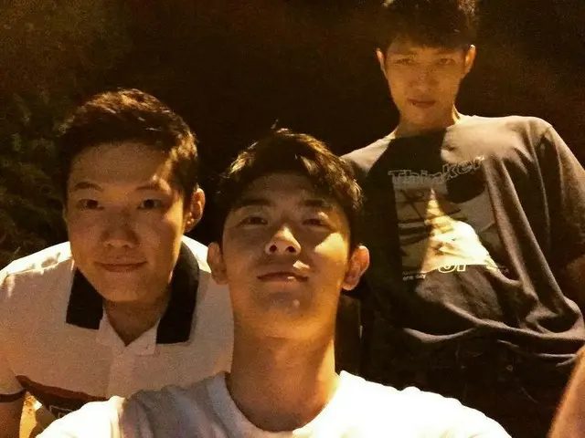 【G公式】INFINITE_ソンヨル、映画「0.0MHz」共演の俳優シン・ジュファン＆チョン・ウォンチャンとの恐怖の3ショットを公開。