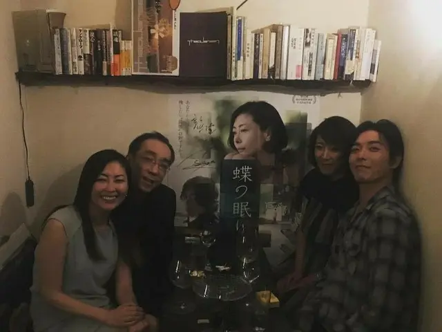 【G公式】俳優キム・ジェウク、映画「蝶の眠り」で共演の中山美穂らとの写真を公開。
