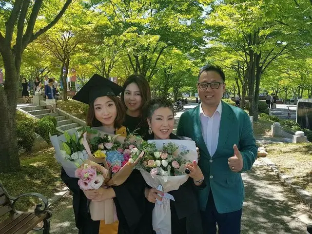 【g公式】2NE1_出身MINZY、SNS更新。