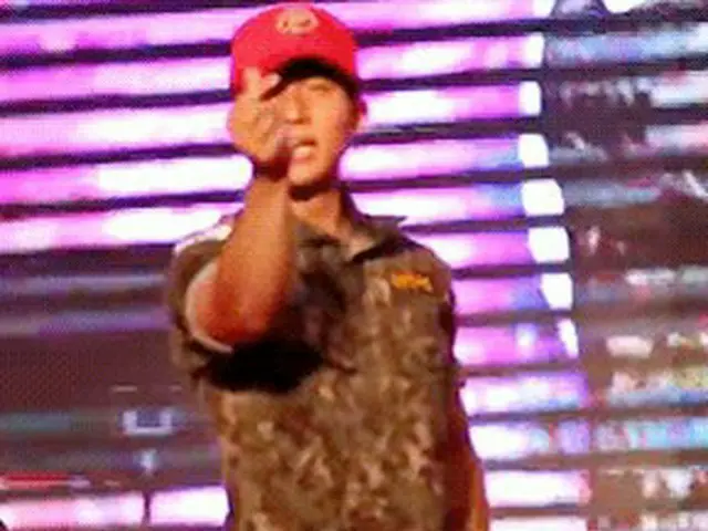 BIGBANG D-LITE、軍隊公演の様子が話題