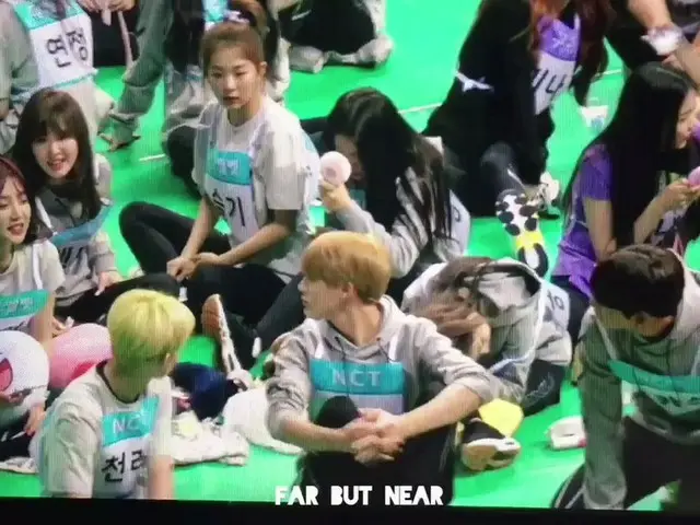 RED VELVETとNCT、「アイドル陸上大会」記念写真の様子