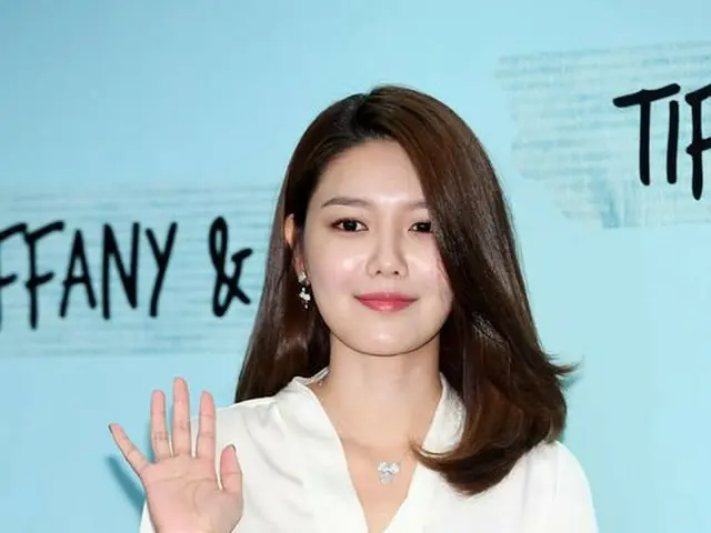 少女時代 スヨン、ジュエリーブランド「Tiffany & Co.」の新しいジュエリー「Tiffany Paper Flowers」ローンチ記念イベントに出席