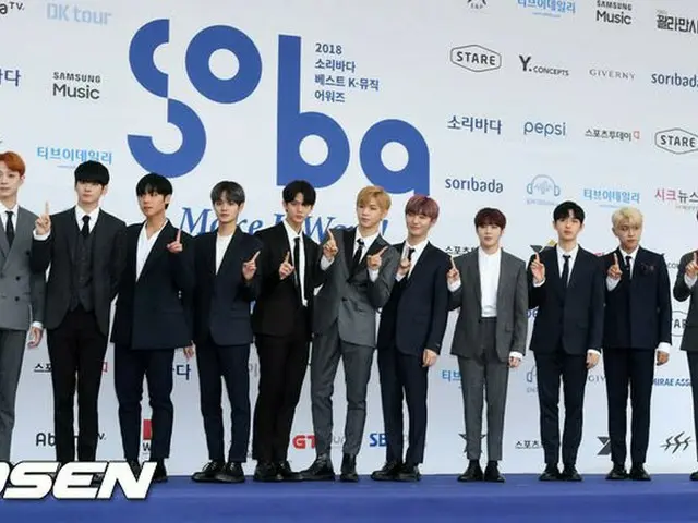 Wanna One、「2018 SORIBADA BEST K-MUSIC AWARDS」ブルーカーペットに登場