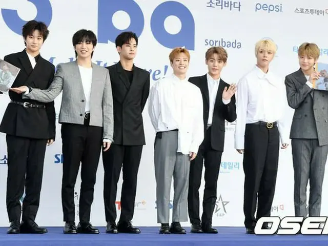UNB、「2018 SORIBADA BEST K-MUSIC AWARDS」ブルーカーペットに登場。