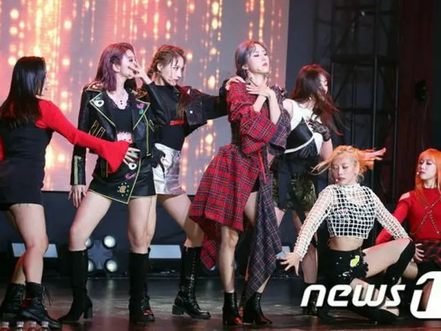 DREAMCATCHER、3rdミニアルバム「Alone In The City」発売記念ショーケースを開催