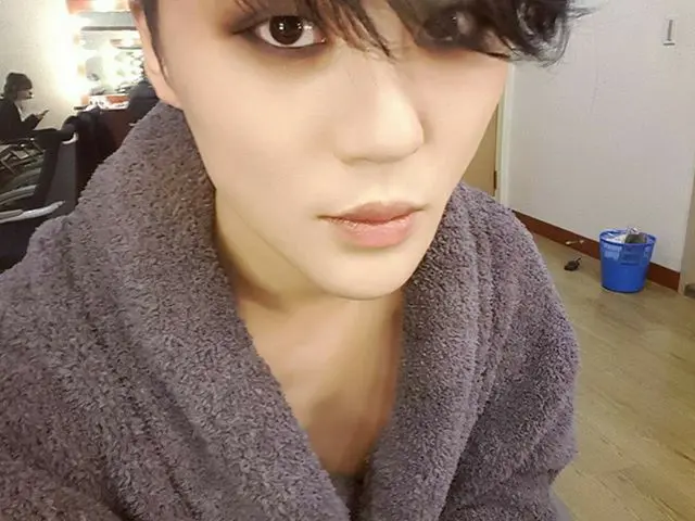 JYJ　ジュンス、ただ今、出演準備中。