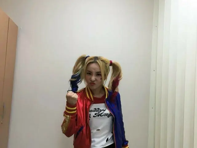 2NE1 ダラ、お気に入りのコーラとお気に入りの自分。