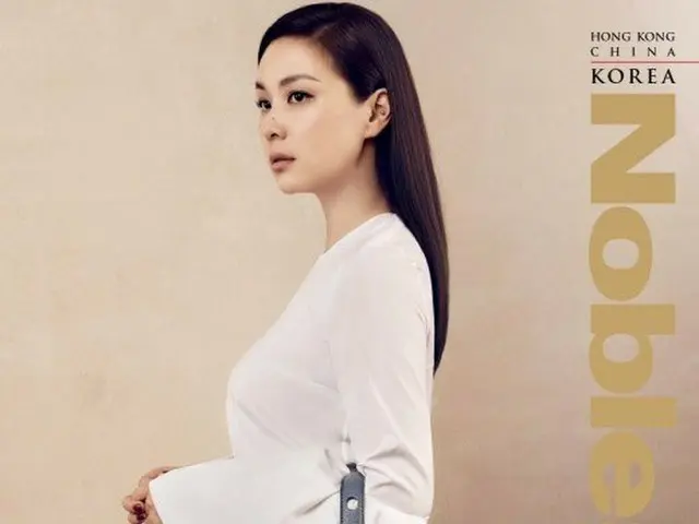 「チャン・ドンゴン夫人」女優コ・ソヨン、表紙公開。