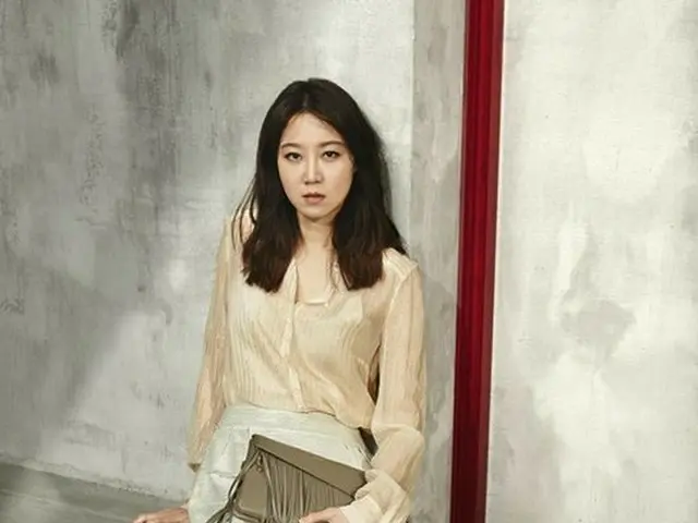 女優コン・ヒョジン、画報公開。