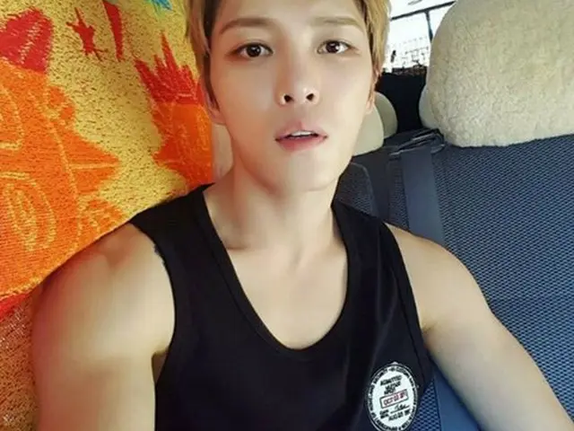 「JYJ」ジェジュン、所属事務所のインスタグラムでセルカ公開。