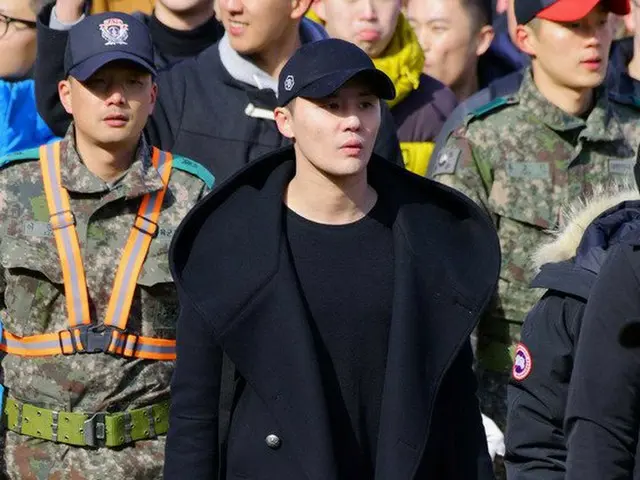 JYJ ジュンス、忠南（チュンナム）論山（ノンサン）陸軍訓練所で開かれた入所式に参加。
