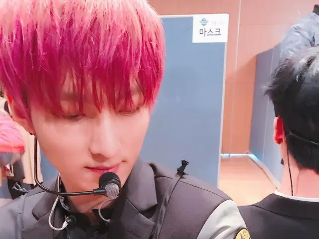 SF9、生放送の「M COUNTDOWN」でカムバック中。