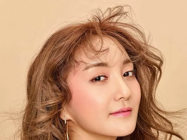 3月に結婚するS.E.S. パダ、画報公開。