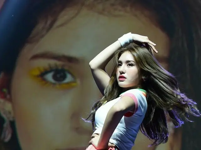 【直訳】I.O.I 出身でJYP退社のチョン・ソミ を迎えるYG傘下「THE BLACK LABEL」