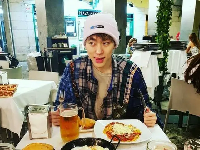 Block B ジコ、スタイリッシュで可愛らしい日常を公開