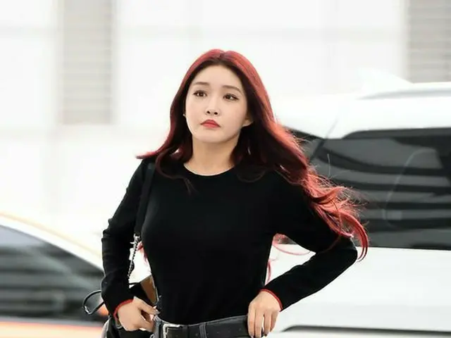 歌手チョンハ、K-CON出演のためタイ・バンコクに向けて出国