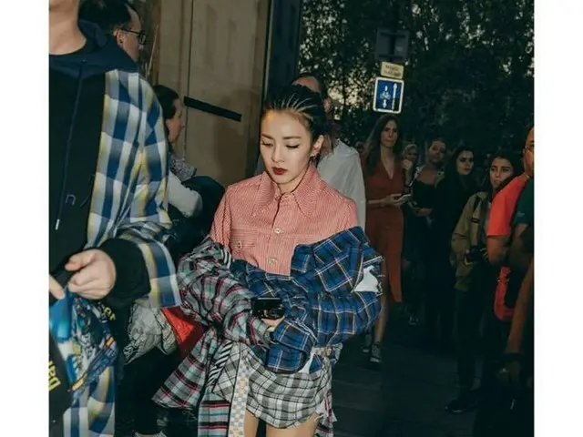 【g公式】2NE1_出身DARA、写真公開。