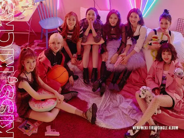 Weki Meki、1stシングルアルバム「KISS, KICKS」の団体ティーザー写真2枚を公開。