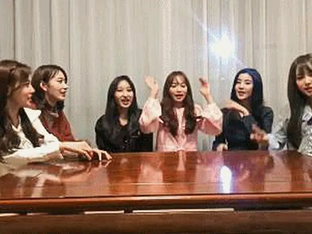 IZONE、昨日のV LIVEでのワンシーン