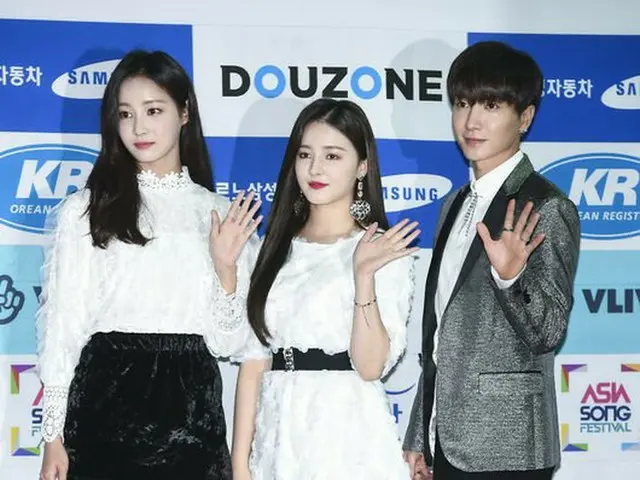 MOMOLAND ヨヌ＆ナンシー＆SUPER JUNIOR イトゥク、「2018アジア・ソング・フェスティバル」MC組がそろってフォトウォールに登場